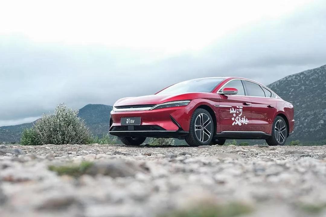 锂电池和铅酸电池冬天哪个续航长,同等容量的铅酸电池和锂电池续航