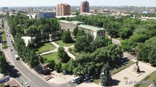 卢甘斯克、顿涅茨克在乌克兰东部，顿涅茨克足球队很有名