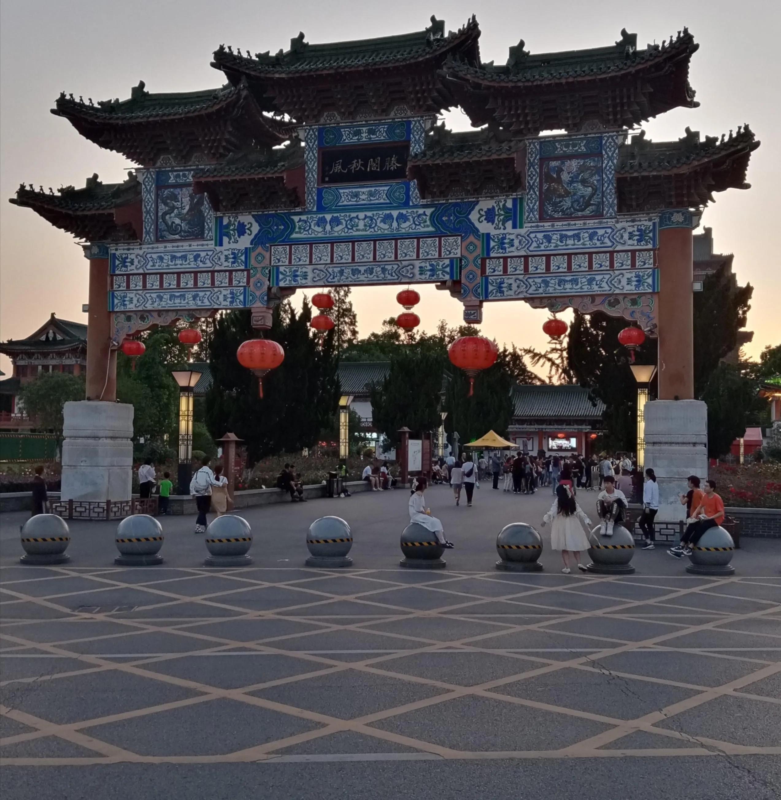 滕王阁是江南的三大名楼,滕王阁是我国三大名楼之首吗