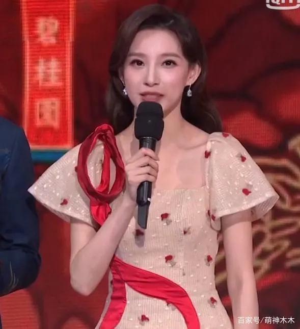 29岁的马凡舒为何能当上央视一姐,马凡舒央视女神