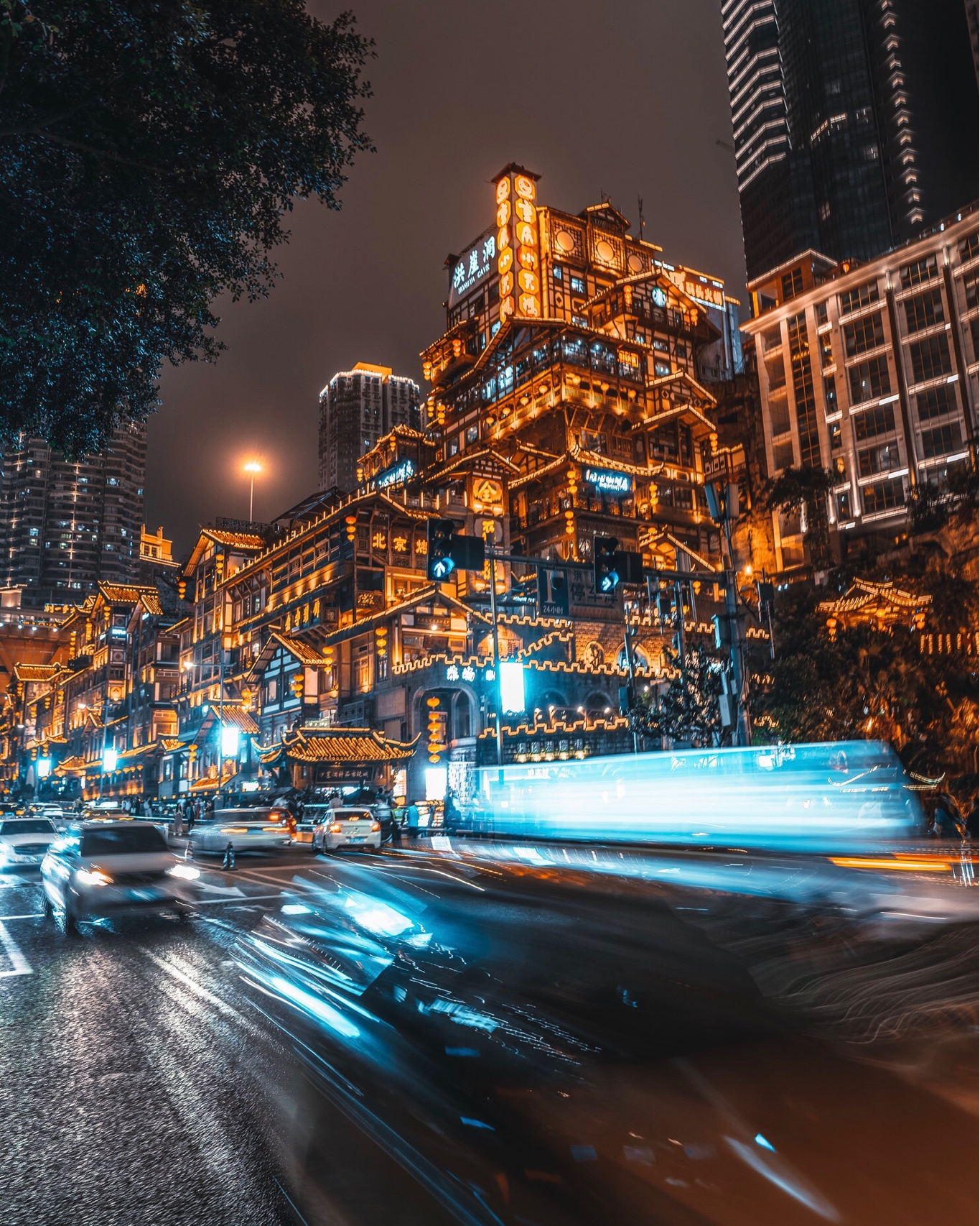 夜游重庆洪崖洞和嘉陵江两岸夜景,重庆晚上最闪亮的洪崖洞