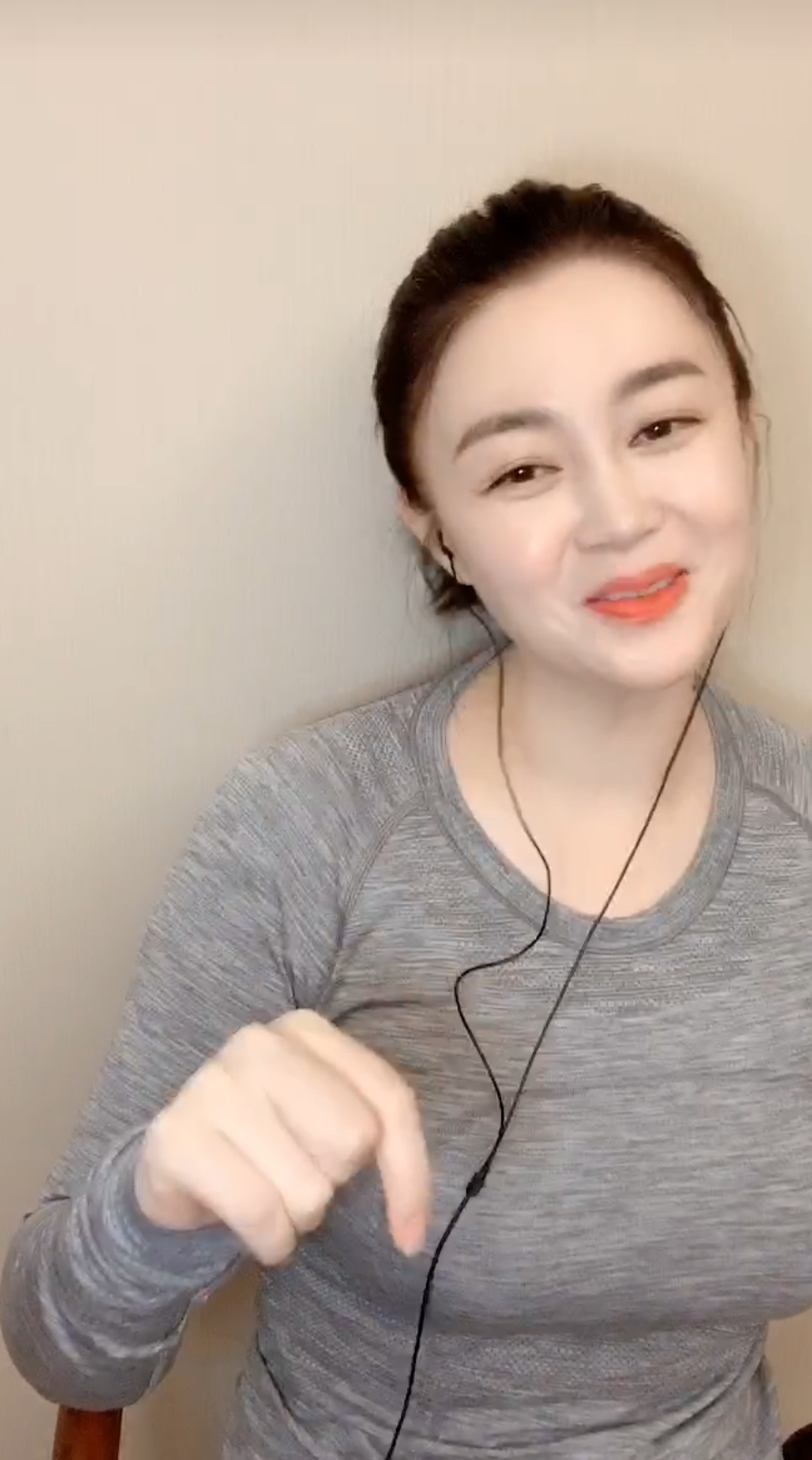 年近40却至今未婚的关婷娜,关婷娜身材