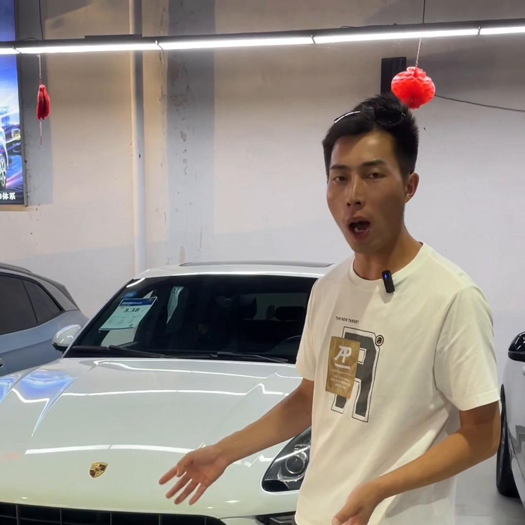 又到一批超有性价比的小车，喜欢的大哥抓紧时间联系我#奔...