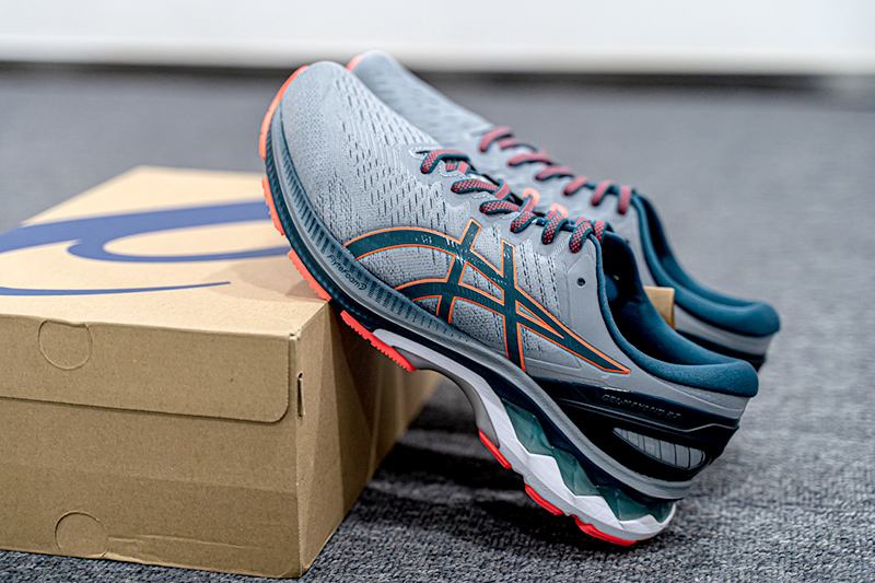 亚瑟士gelflux4和contend4哪个好,亚瑟士skyeliteff2与1有什么区别