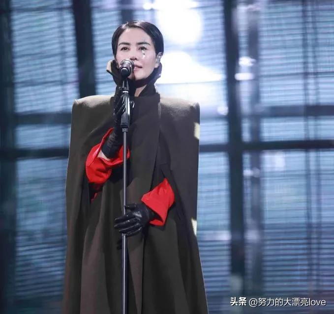 王菲和谢霆锋为什么会在一起,谢霆锋和王菲寻寻觅觅兜兜转转