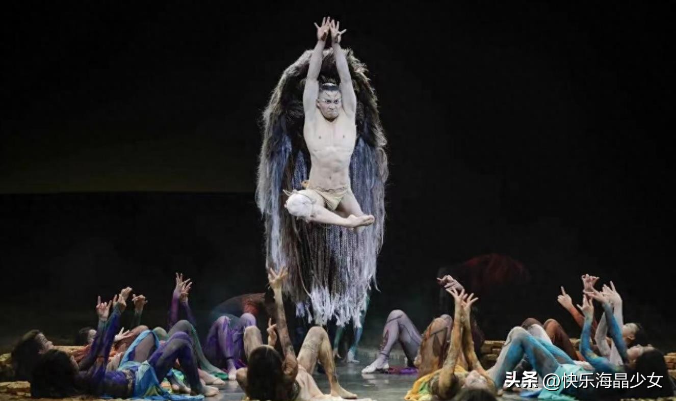 杨丽萍再次引发争议！新舞者舞者摸男舞者*处私**，场景曝光