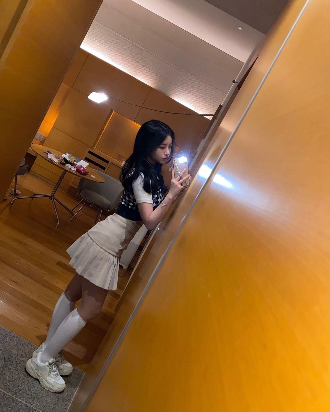 还在担心不知道怎么穿搭衣服,露肚脐t恤适合什么身材穿