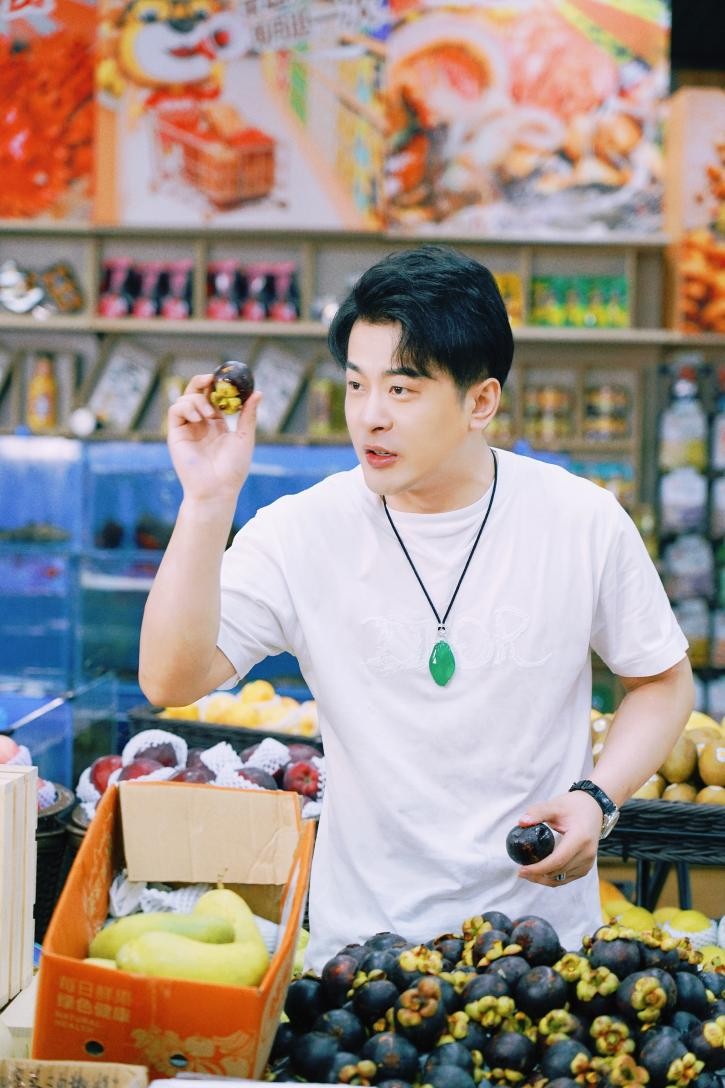 辛巴辛有志开启助农直播电商课,辛巴辛有志在直播助农的过程中