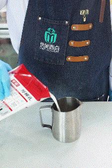 桂花满树，柿子熟了，在家做杯秋季特调，解锁咖啡的神仙喝法