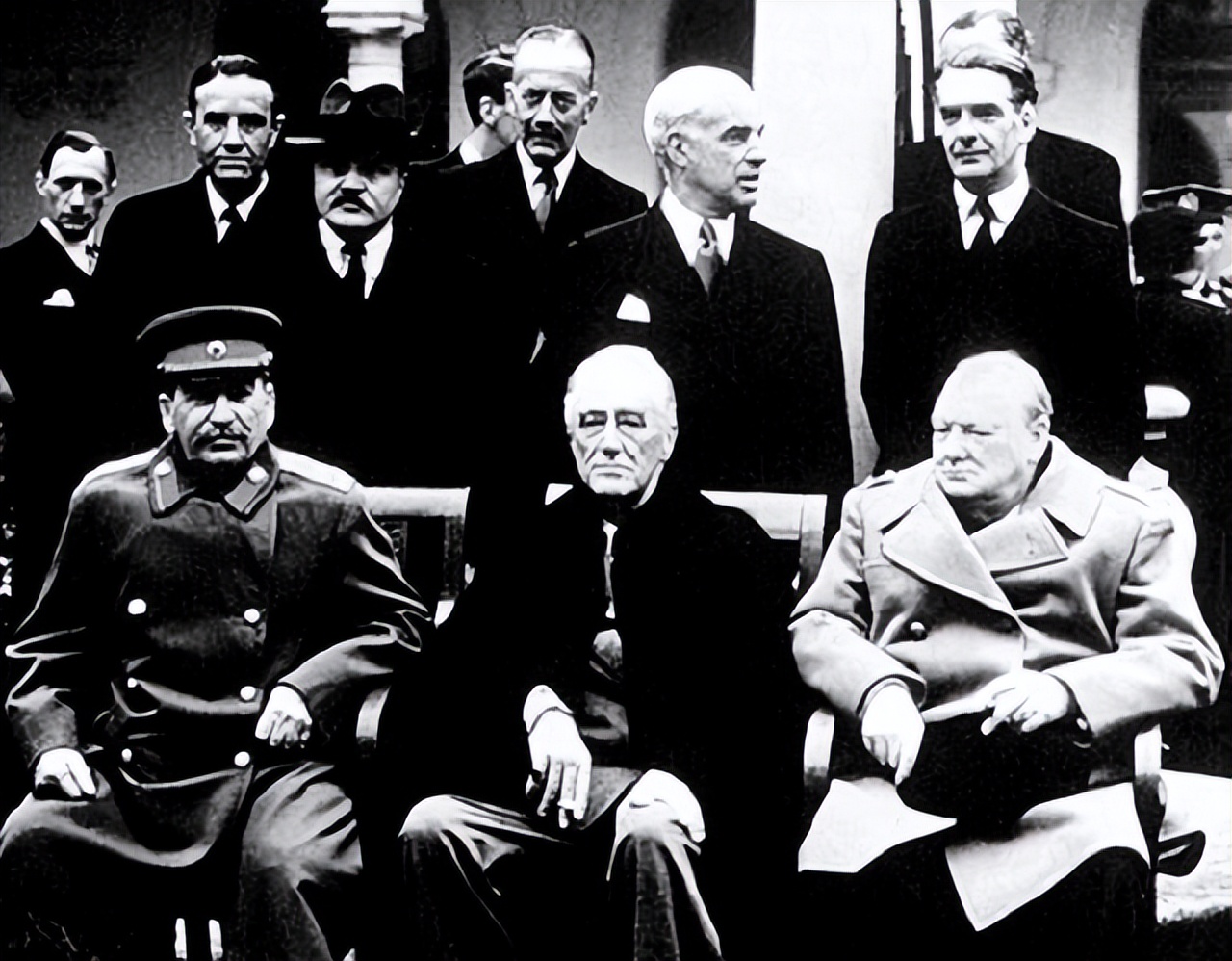 英国为阻止中国收回香港，准备了48颗原*弹子**，美国听完立刻拍板