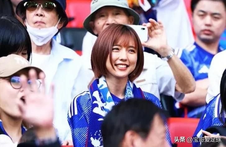 世界杯足球日本太太团,日本2018世界杯太太团