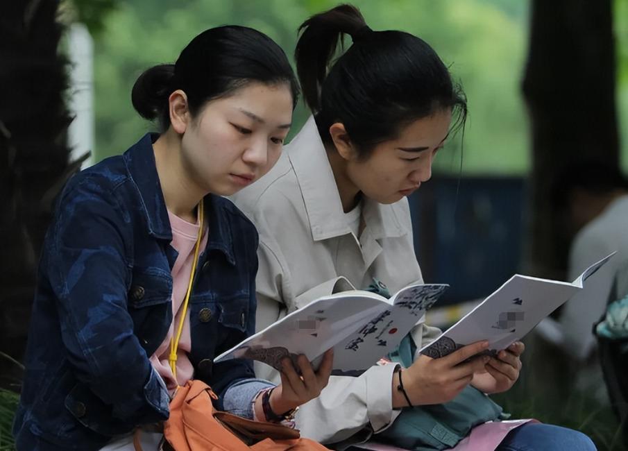 公务员面试对答如流,公务员面试质疑成绩该怎样做