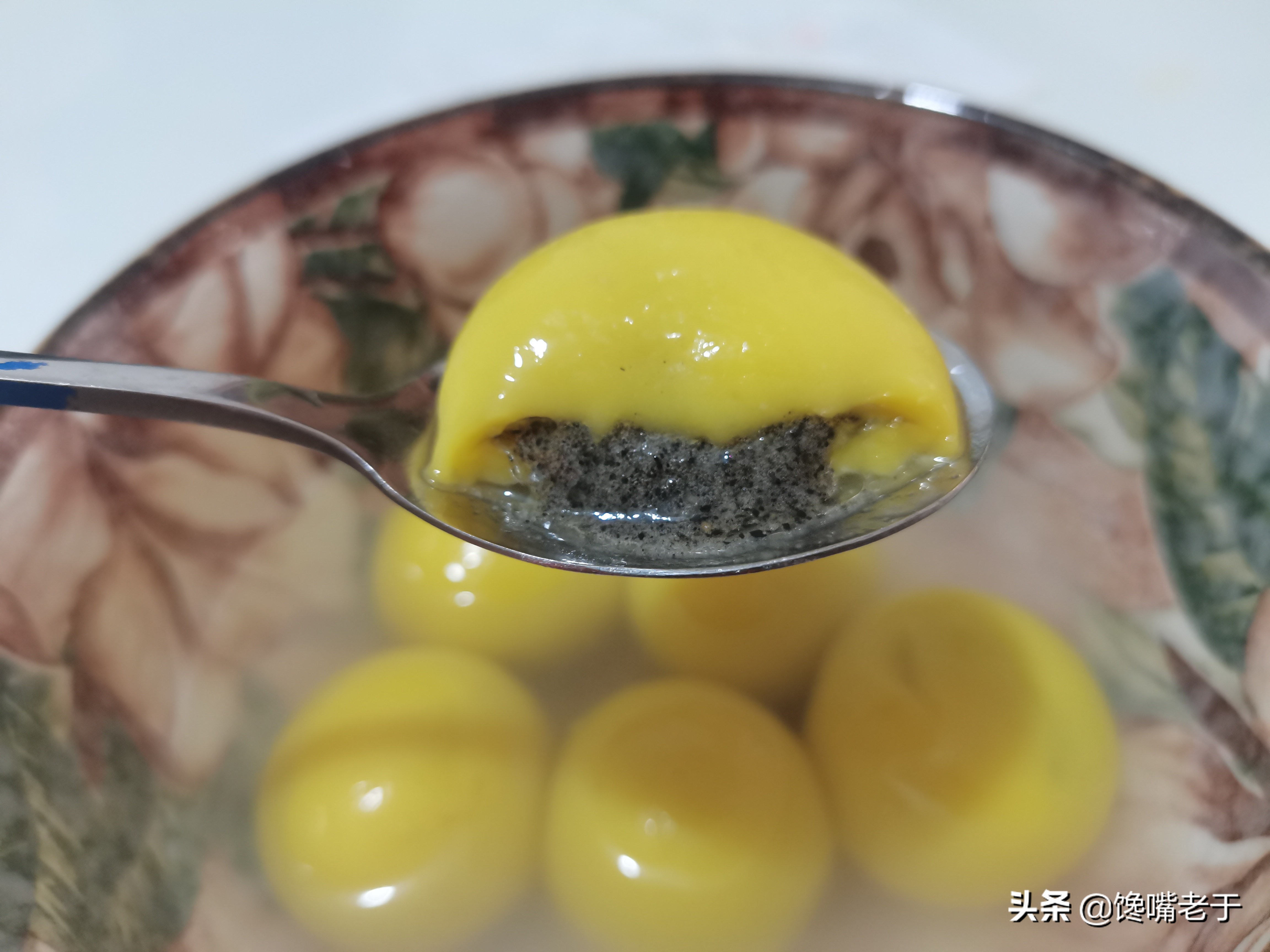 煮汤圆是冷水下锅还是用热水下锅,煮汤圆要放糖吗正确做法