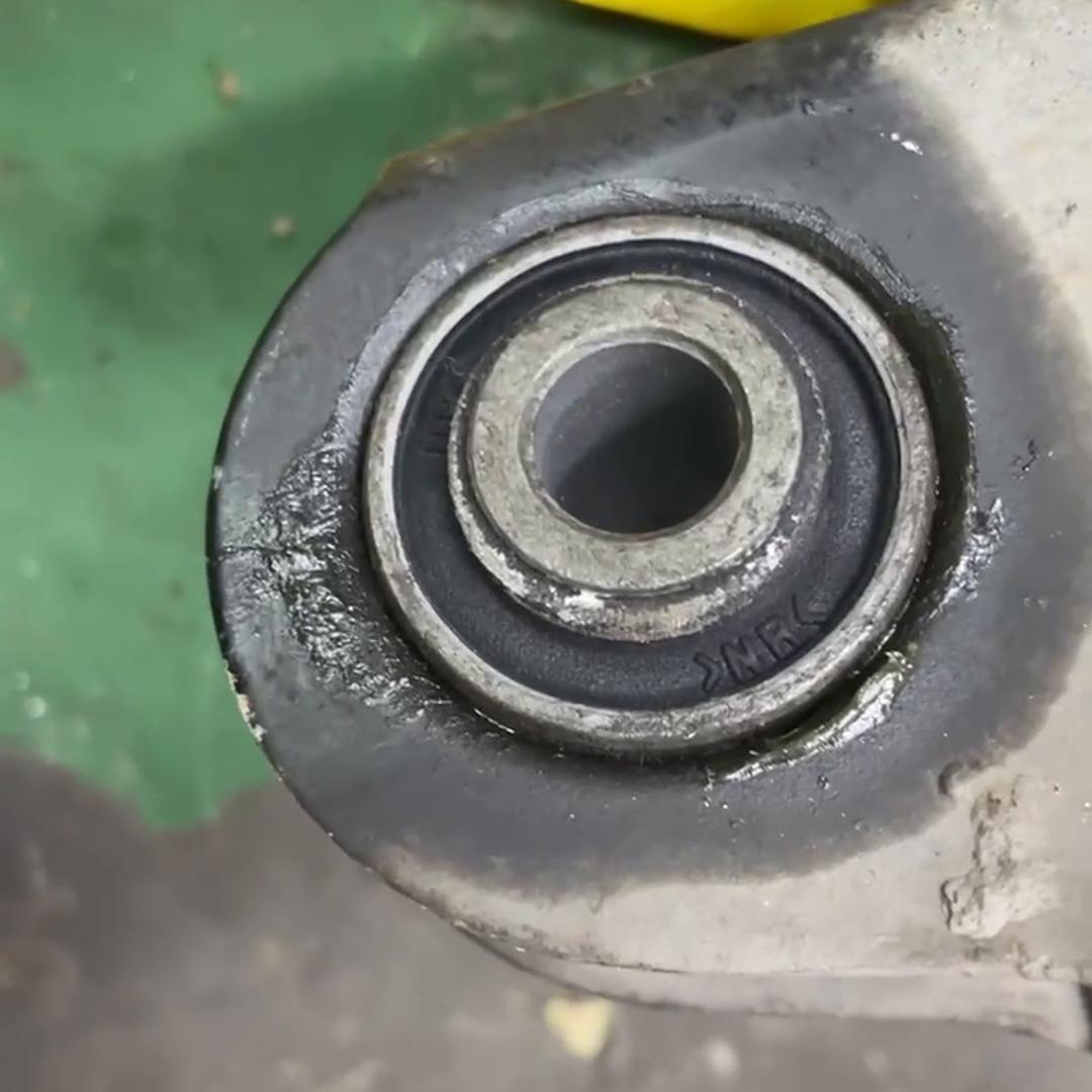 车身与方向盘抖动怎么办，要大修吗？来小易哥这里帮你轻松...