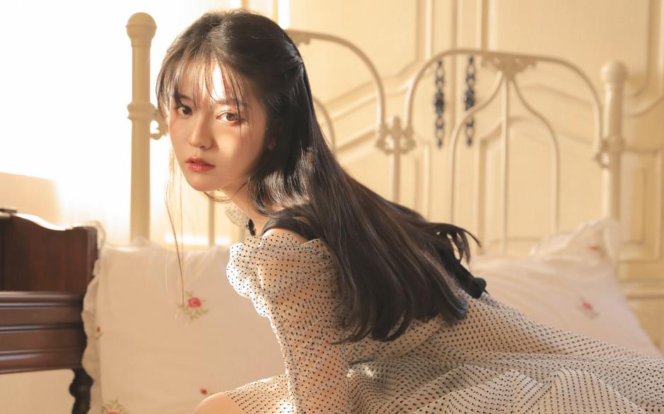 女生怎么闲聊开启话题,直男和女生聊天时怎么聊不会冷场