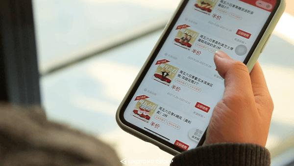 肯德基的圣诞新品芝士炸鸡小火锅,kfc肯德基圣诞限定桶2021