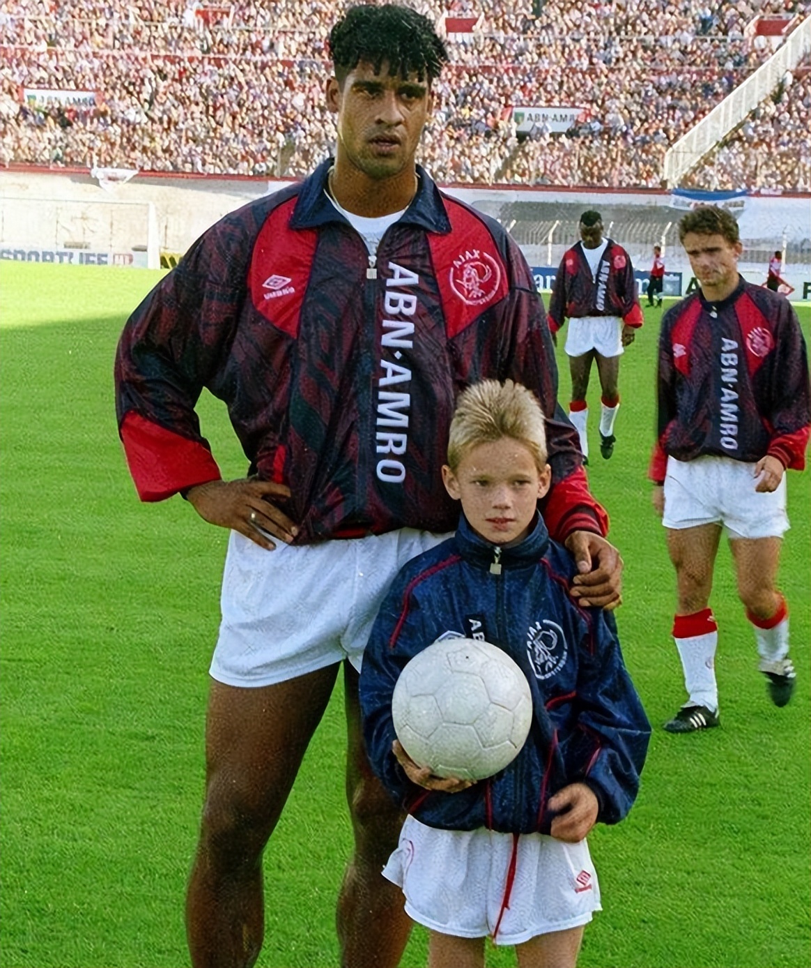 足坛球员童年照,足坛球星萌娃照