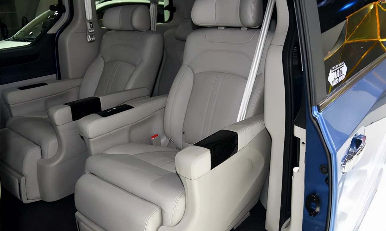 上汽大通跟gl8,gl8和上汽大通