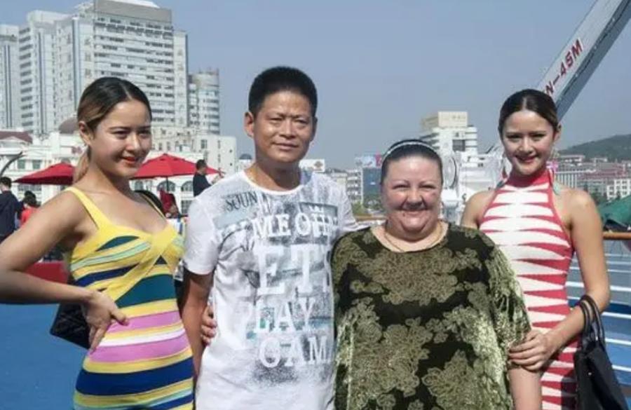 欧洲姑娘嫁中国山东小伙,欧洲姑娘嫁山东小伙培养两个女儿