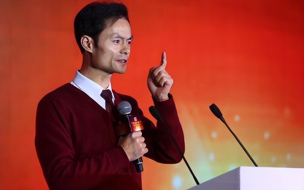 山东农民，初中学历，养过猪，却靠做期货身家10亿，凭啥？