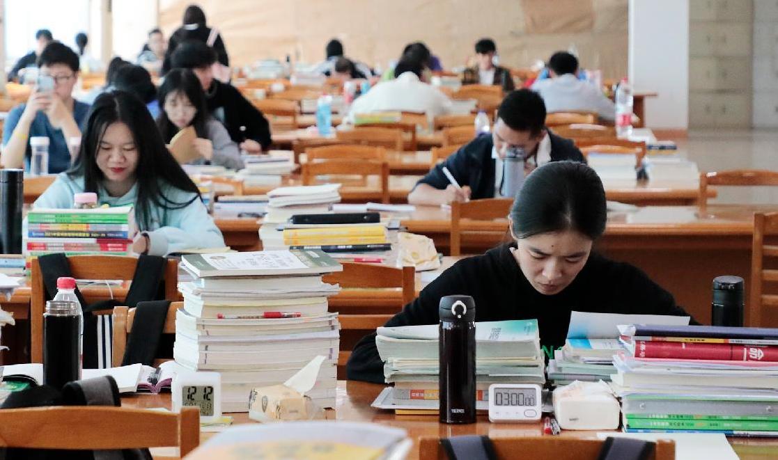 学硕为什么分数更容易考高,学硕含金量不高难就业