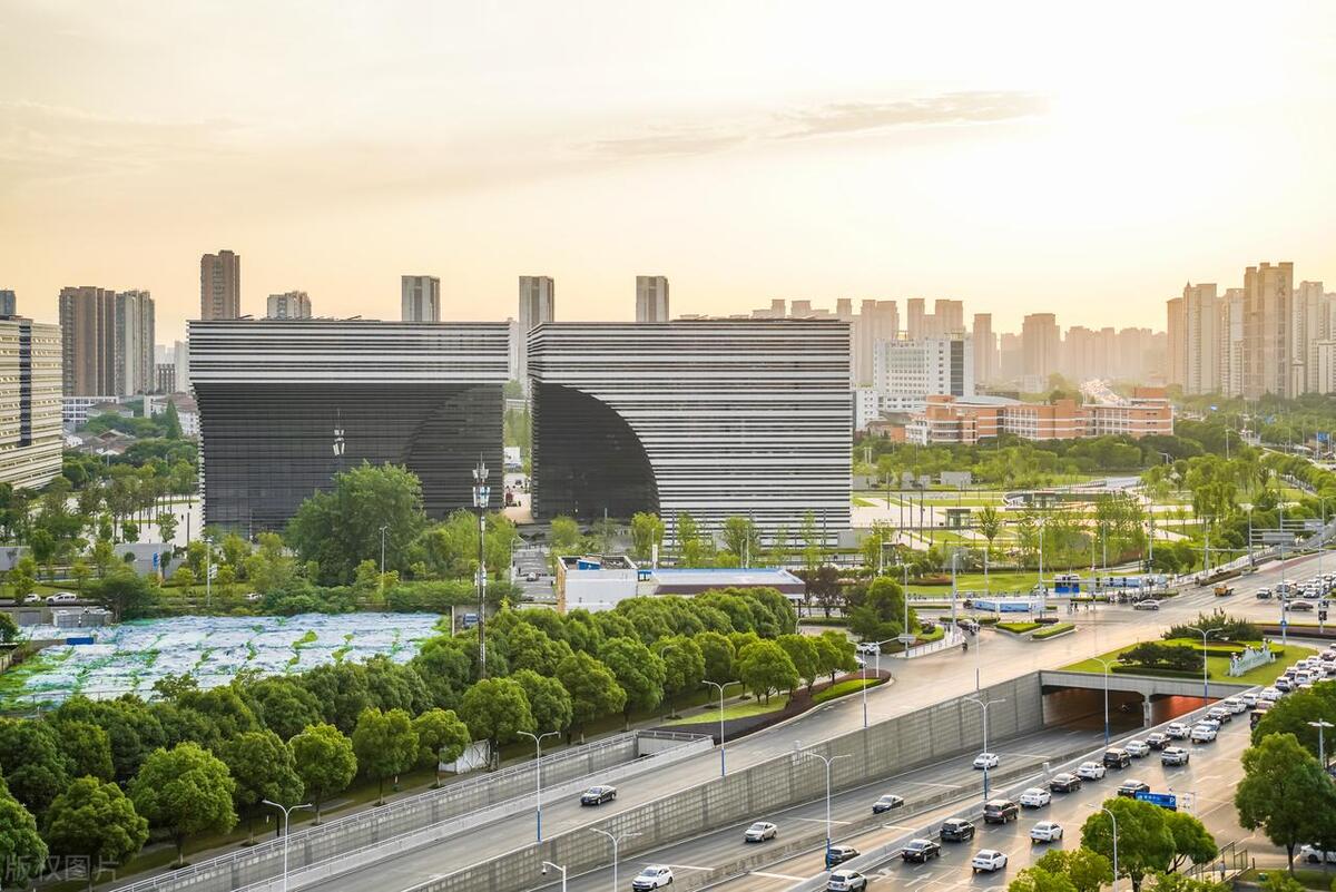 2022年发布的重要工程项目清单,102项重大工程项目名单包括新基建