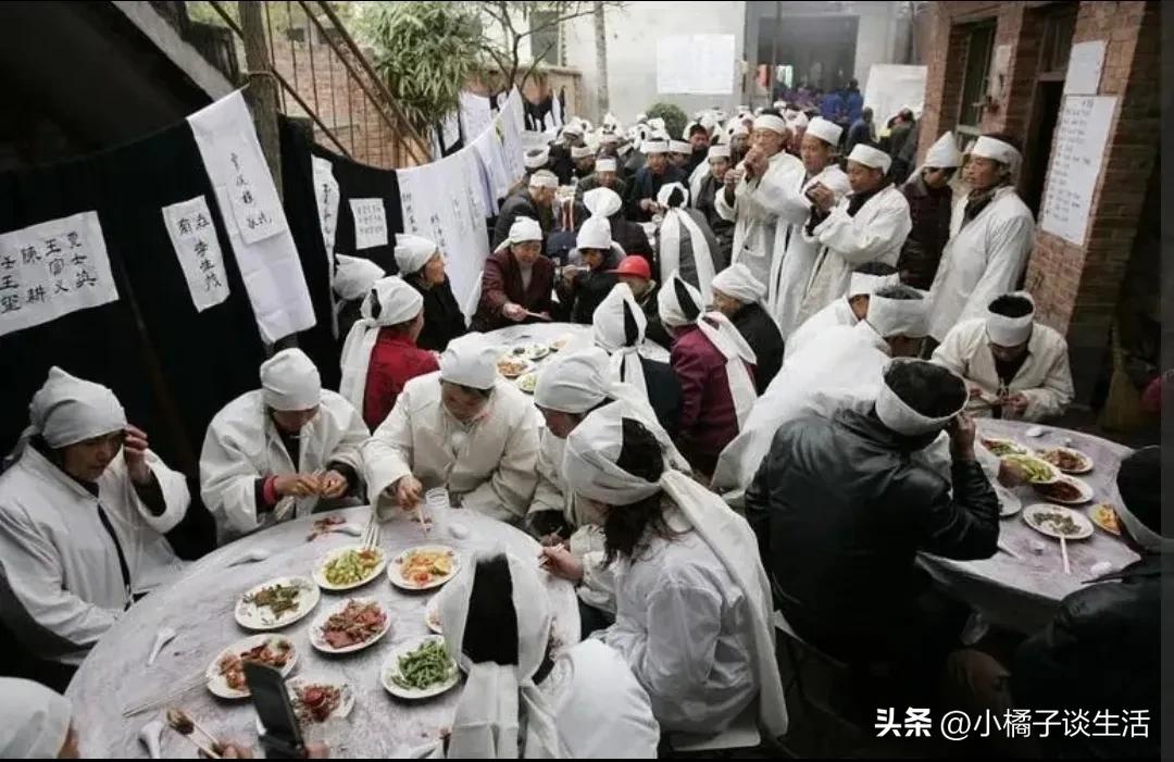 民俗喜不送伞寿不送钟丧后不送,俗语红事不请不到白事不请自来