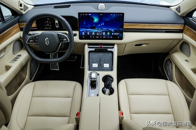 三年过去了，鸿蒙经历了什么过程？三个阶段来说说