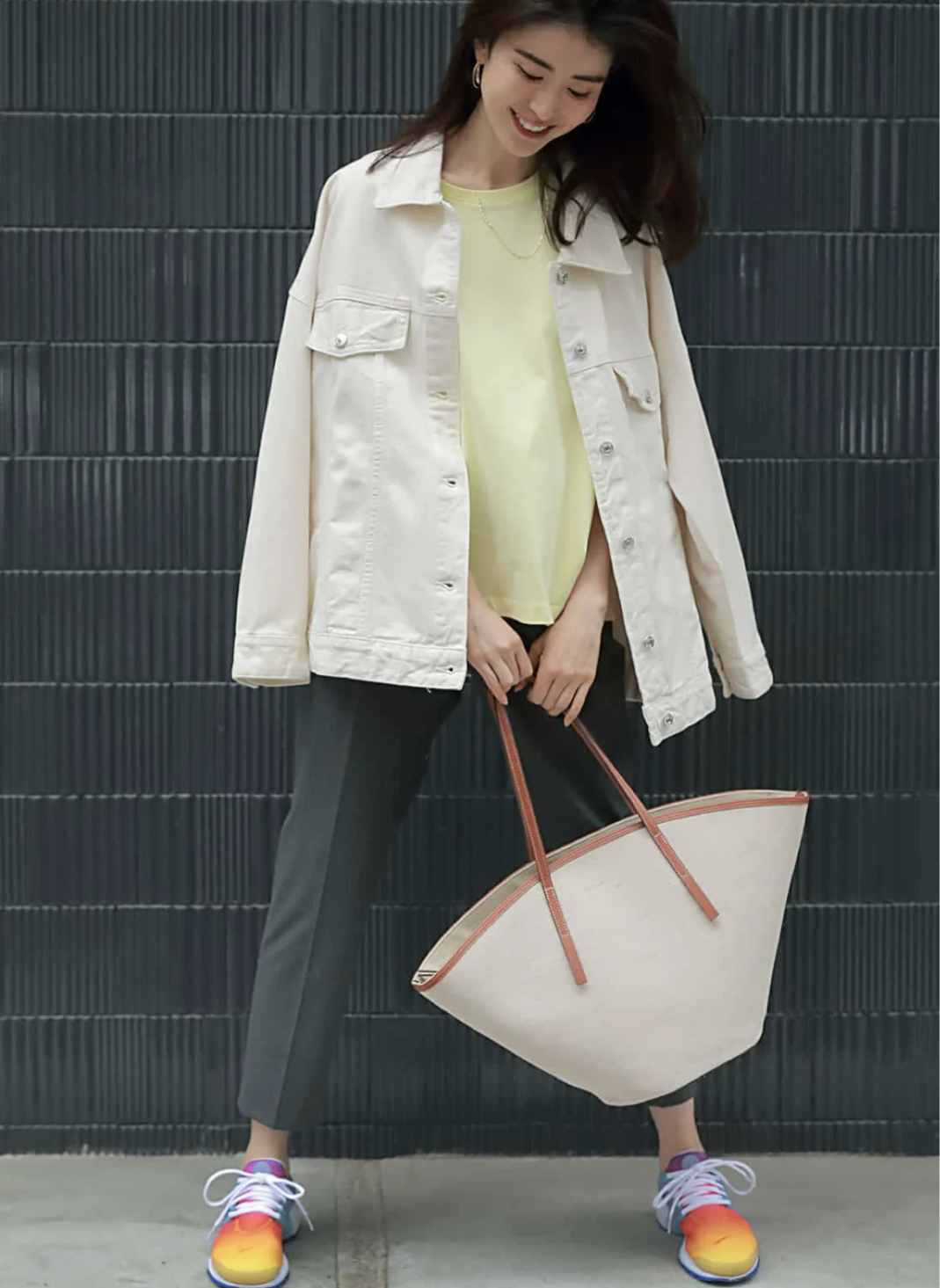 40岁女穿运动鞋怎么搭时尚,女士运动鞋穿搭技巧