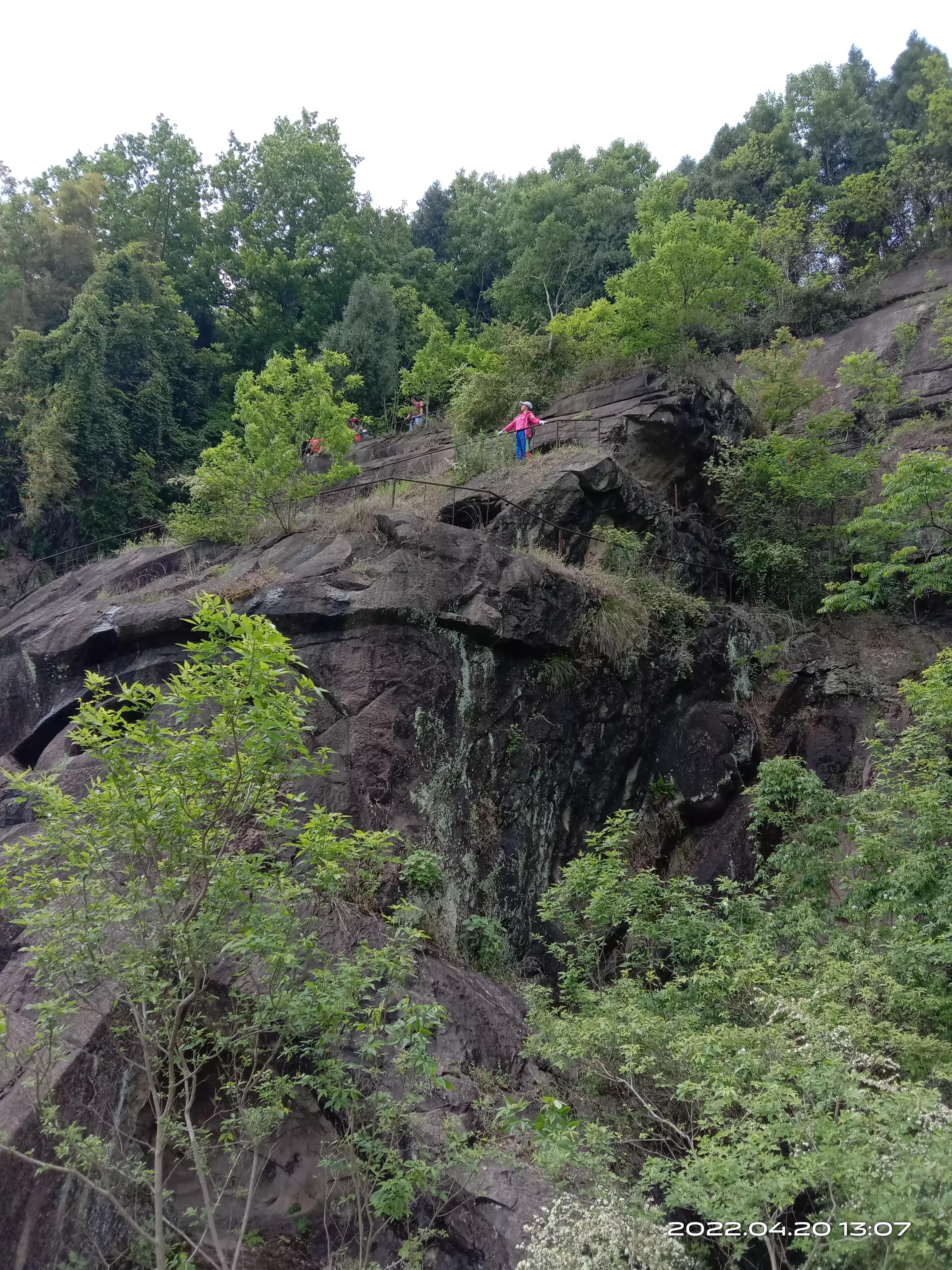 丰都鬼王摩崖石刻怎么走,丰都鬼王山徒步