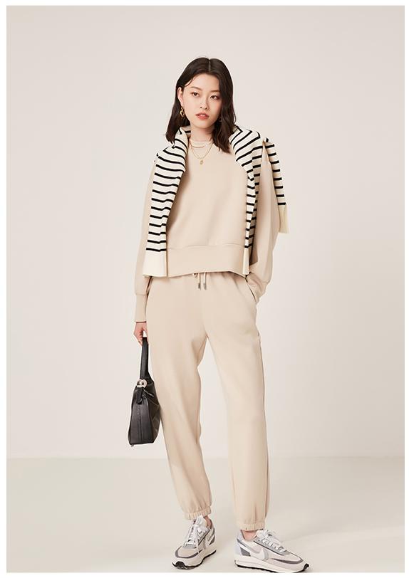 卫衣怎么搭配外套才好看冬天,冬天连帽卫衣怎么搭配洋气女