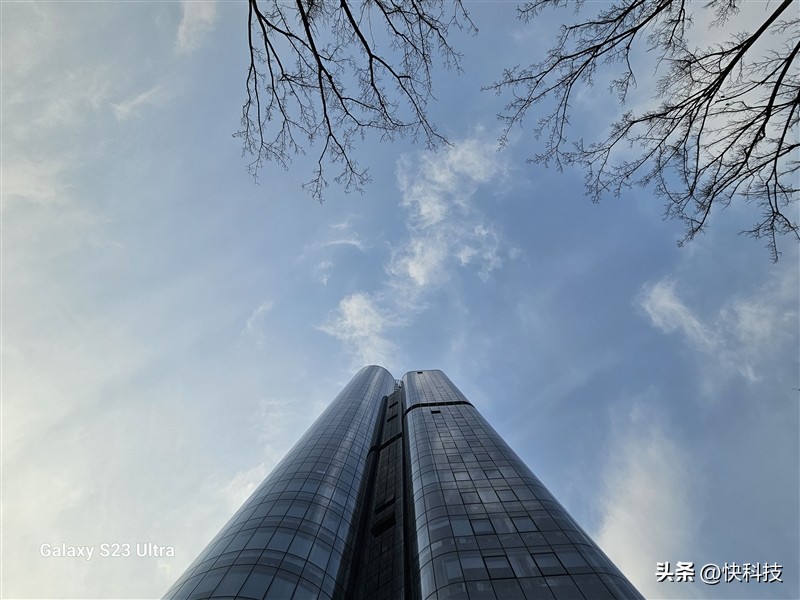三星galaxys22超大杯,三星galaxys23ultra湖屿蓝评测