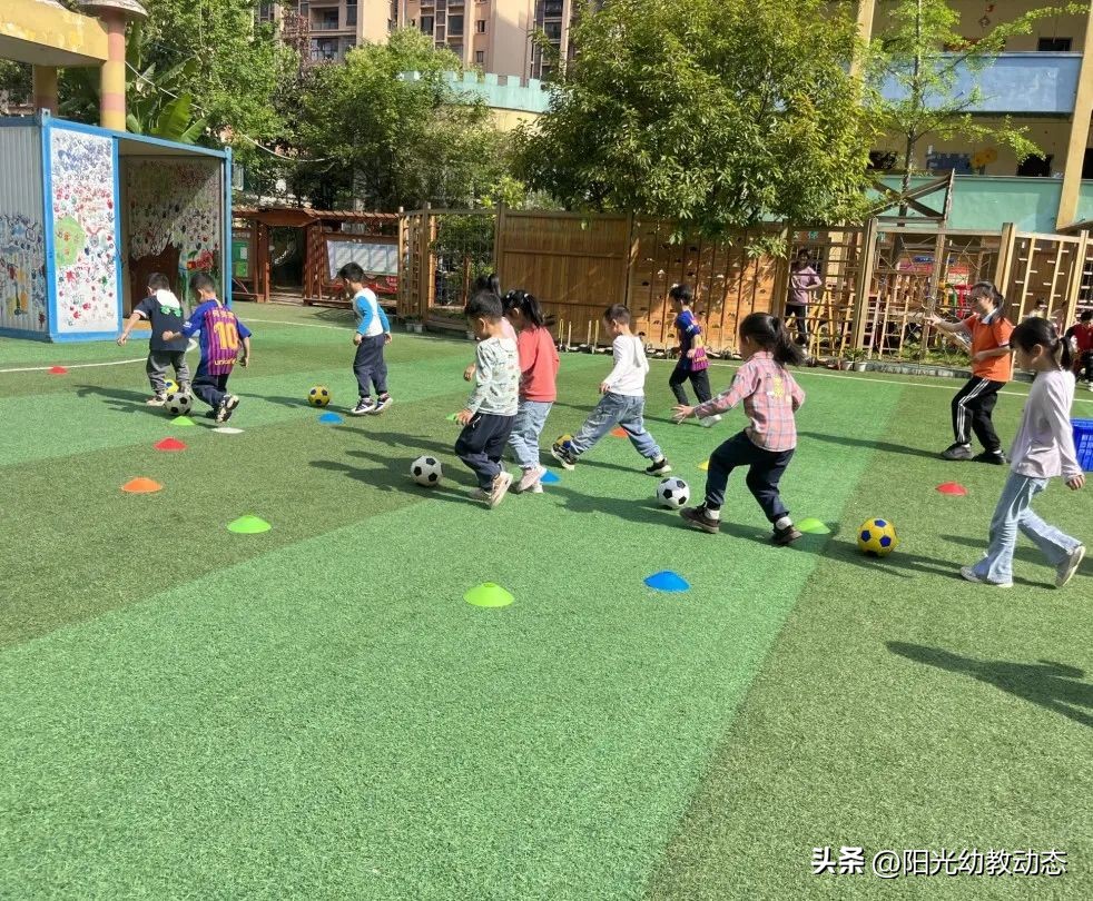 岳池县小学足球比赛,足球大比拼幼儿园游戏