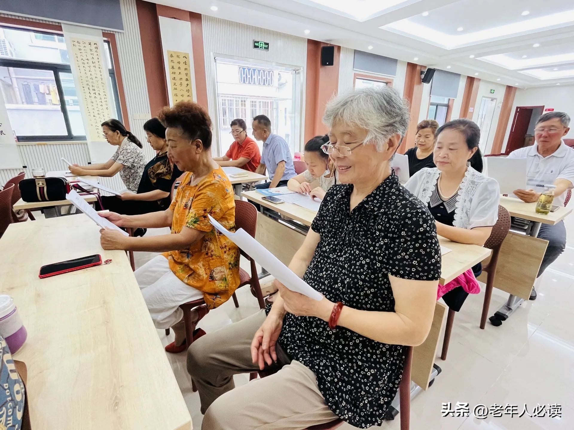 老年人怎么摆脱孤独和寂寞,告别老人味这个小技巧太实用