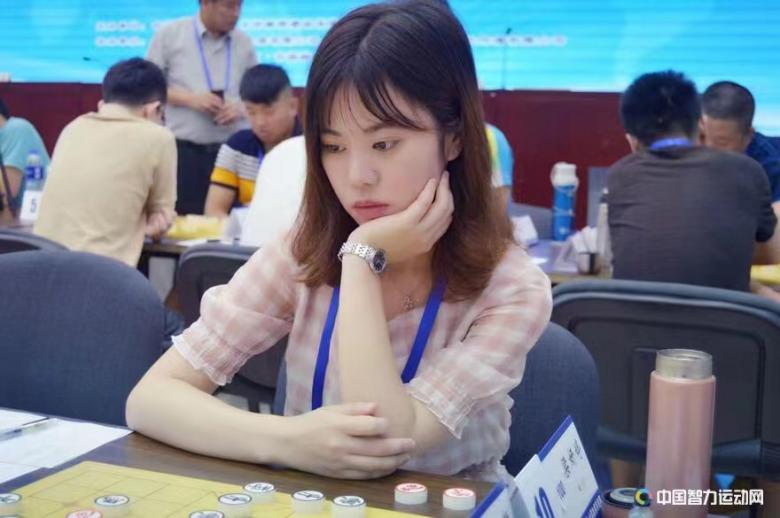 瑞安又一个超牛的女孩！12岁就拿下冠军…好漂亮