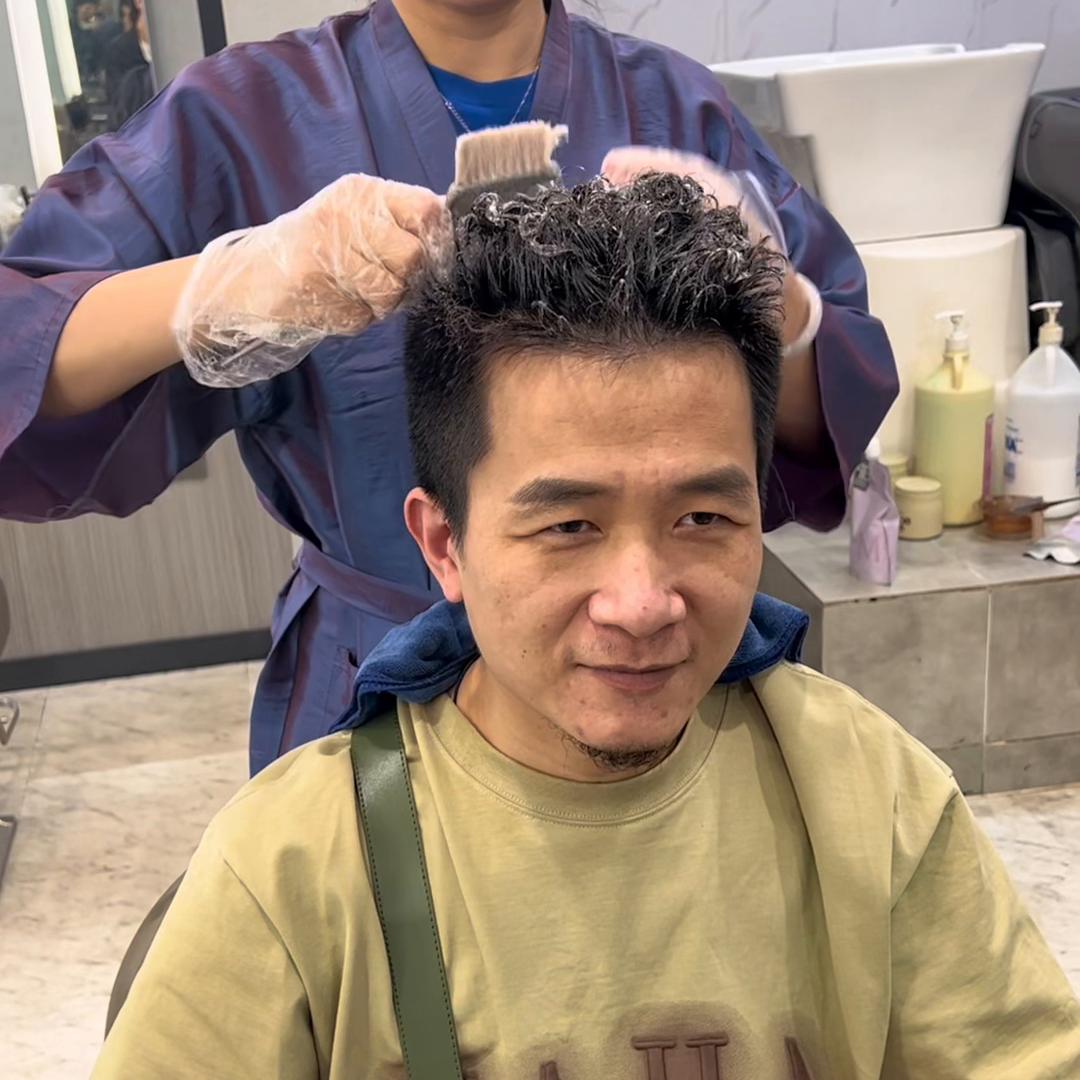 乌市东东发型设计招学徒,乌市东东发型设计地址