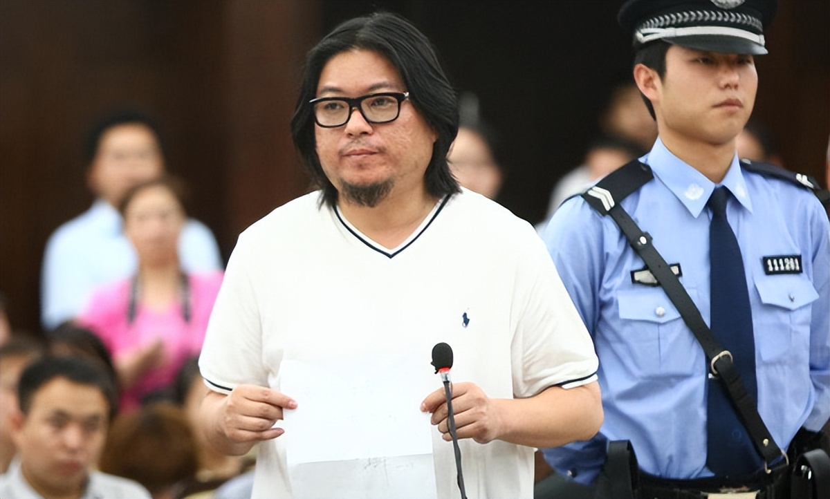 9位顶流明星的狱中生活：没有任何优待，洗澡上厕所没有隐私