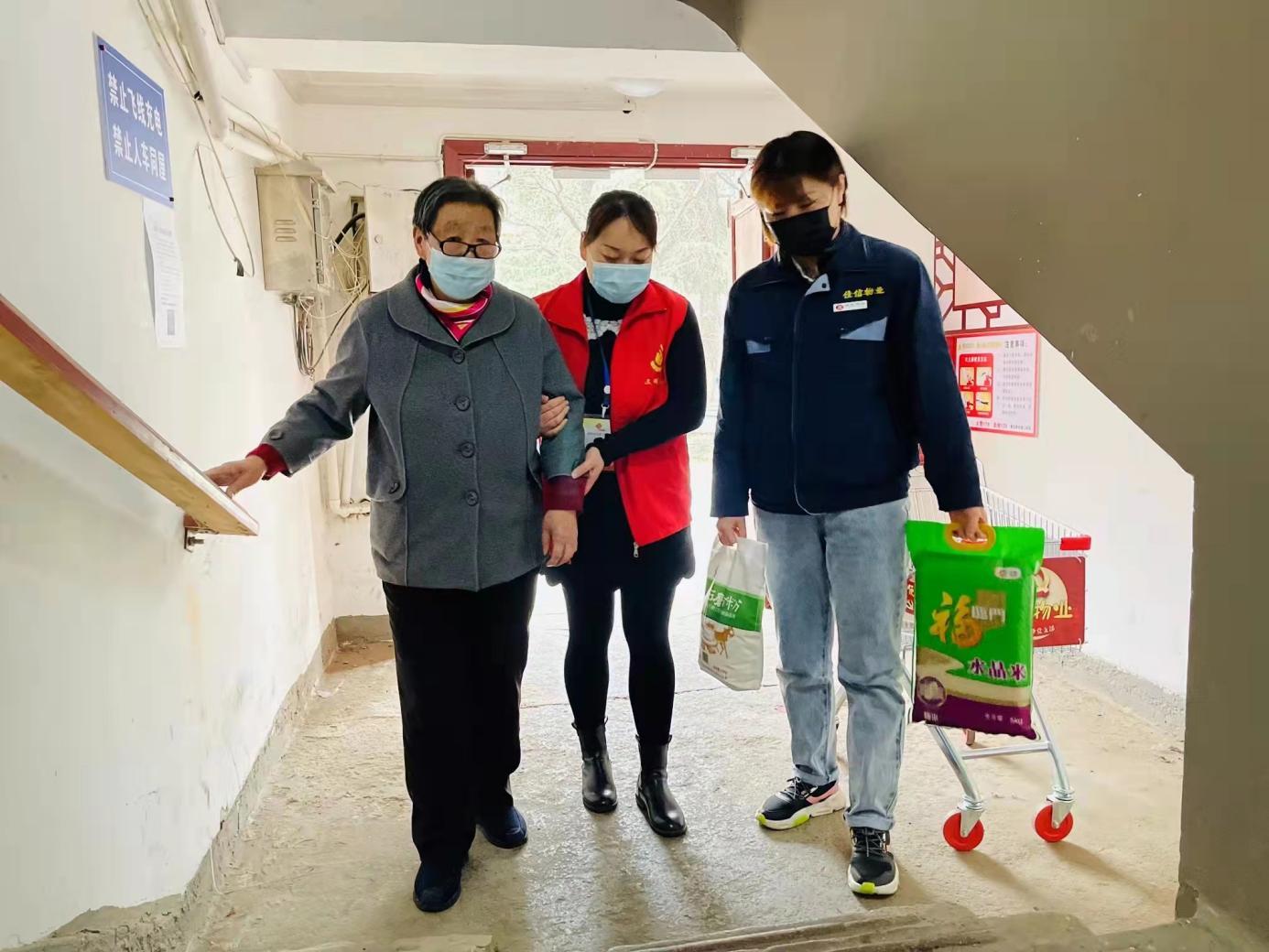 红色物业展示墙面,红色物业网红打卡地布置