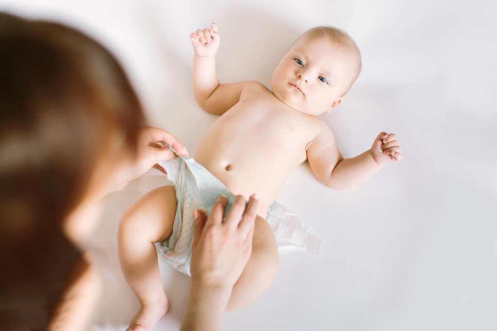 「新生儿护理」新生儿护理无小事，隐私部位护理男宝女宝不一样