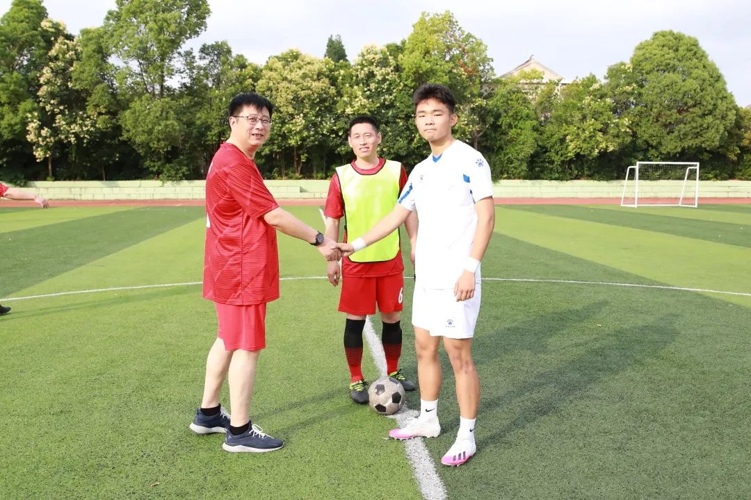 实验梧桐学校足球比赛,实验中学足球比赛