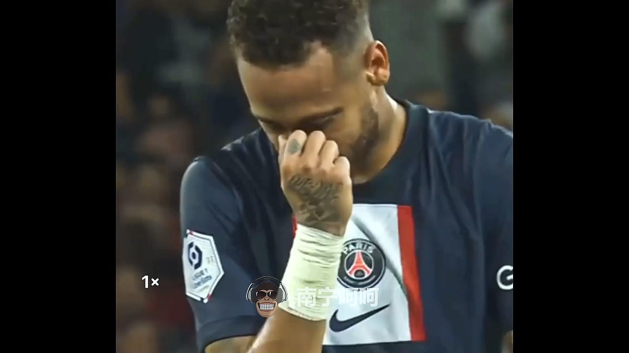 巴西一哥历史最高转会费,世界足坛第一个身价过亿的是谁