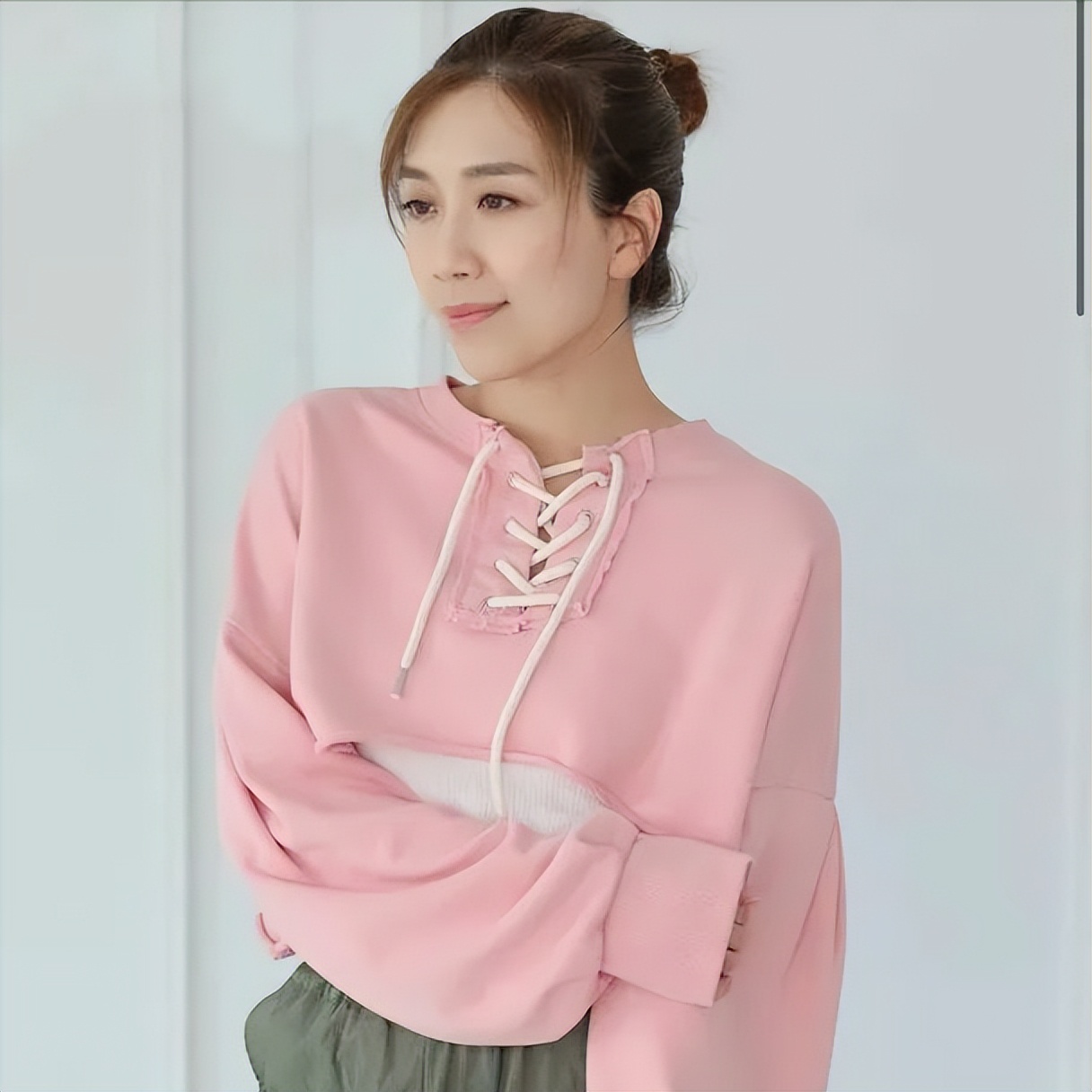 tvb花旦黄智雯婚后首现身,tvb黄智雯电视剧