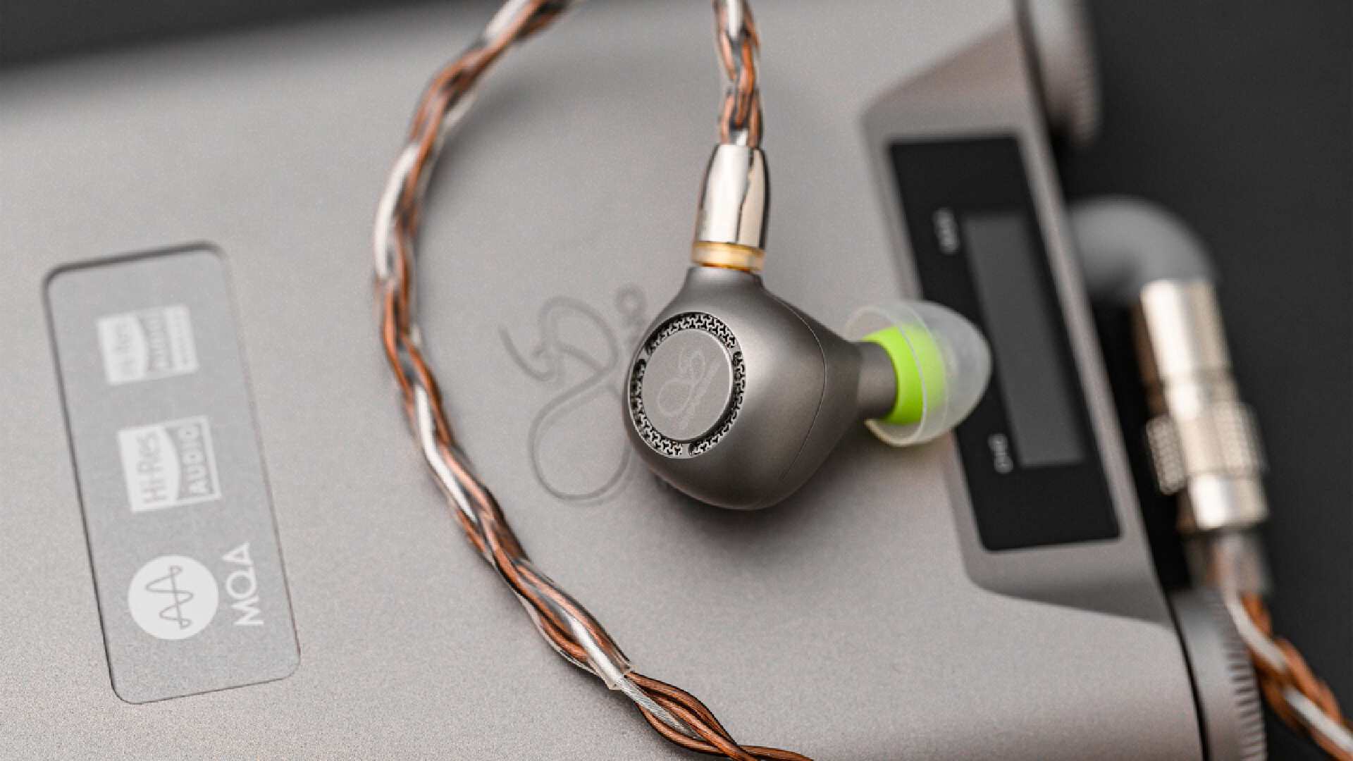 山灵耳机mg800重低音效果,山灵mg800普通版和限量版