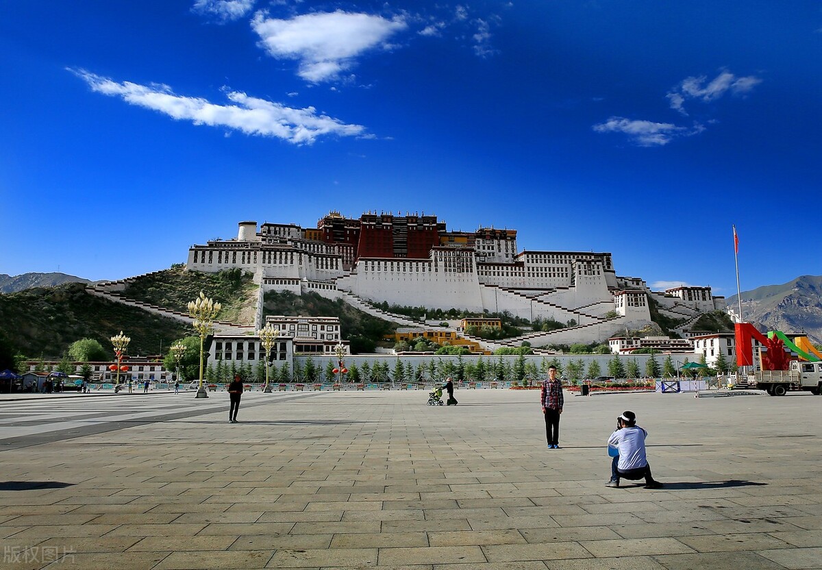 母女俩跟团去大西北旅游安全吗 (去西北旅游跟团危险吗)