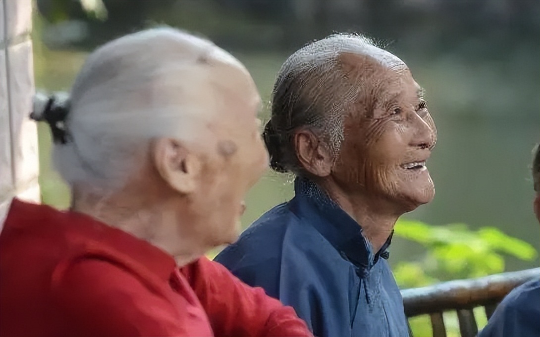 江西一小山村只一个人居住,江西适合老年人旅游的小镇