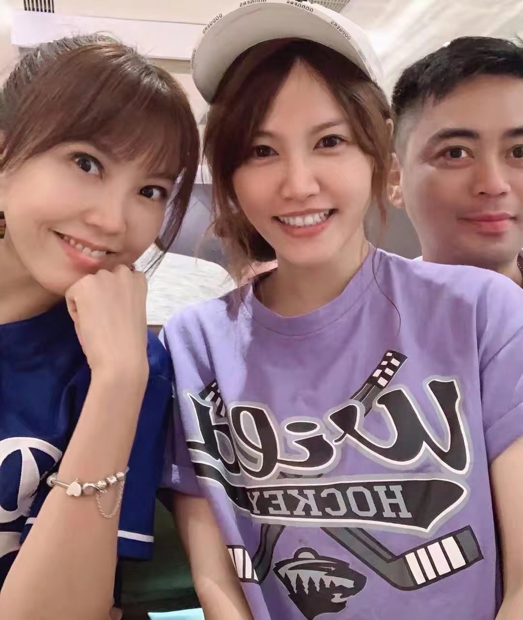 中国台湾女明星3个月攒2万，回湖北恩施修祖坟，自己却住出租房里