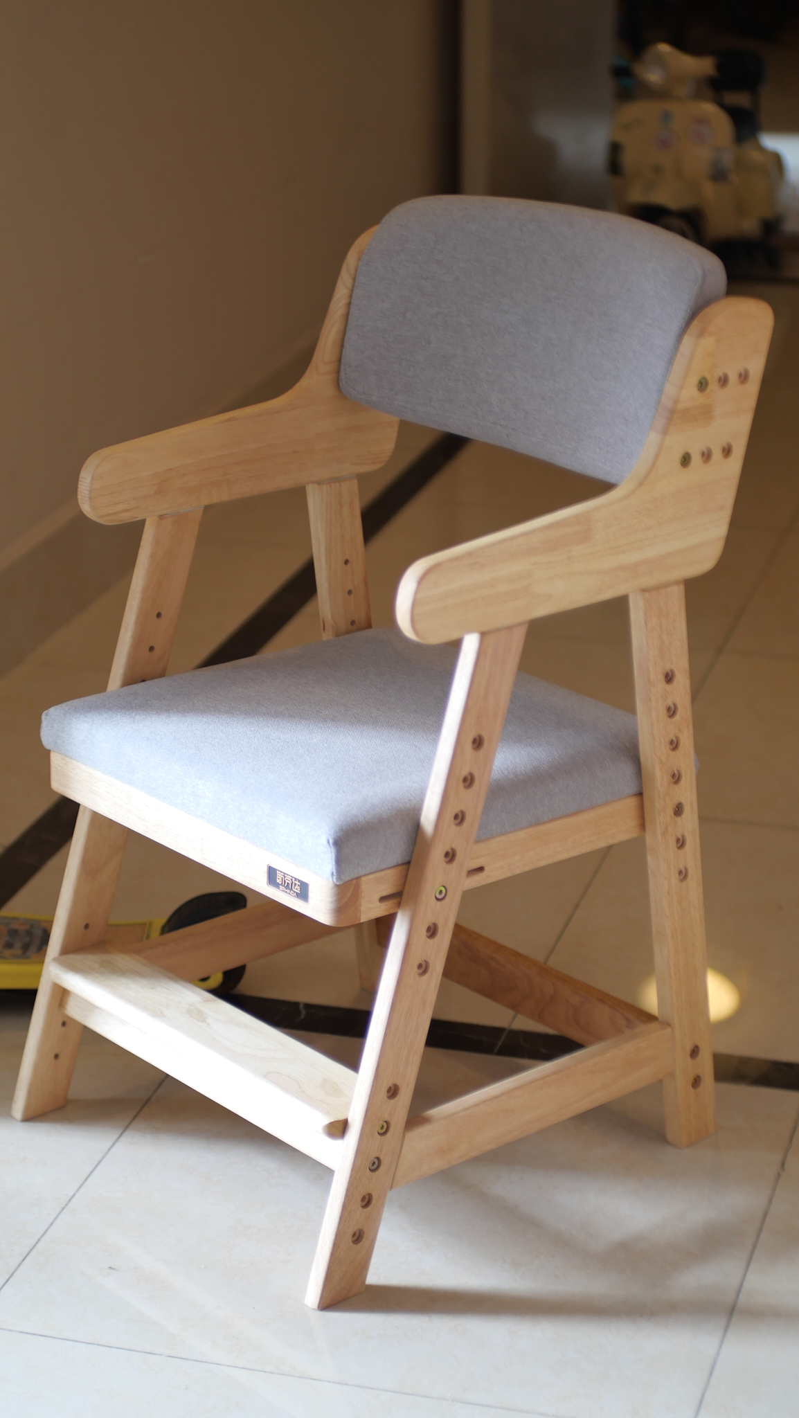 儿童实木学习桌怎么布置好看,斯芬达小鹿桌儿童实木学习桌