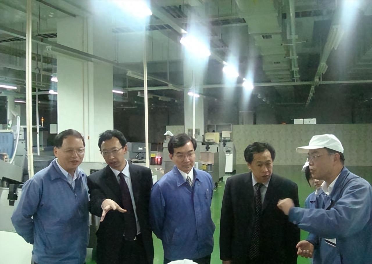 鞍山电子厂：2020年小杨工资揭秘，别想离开！