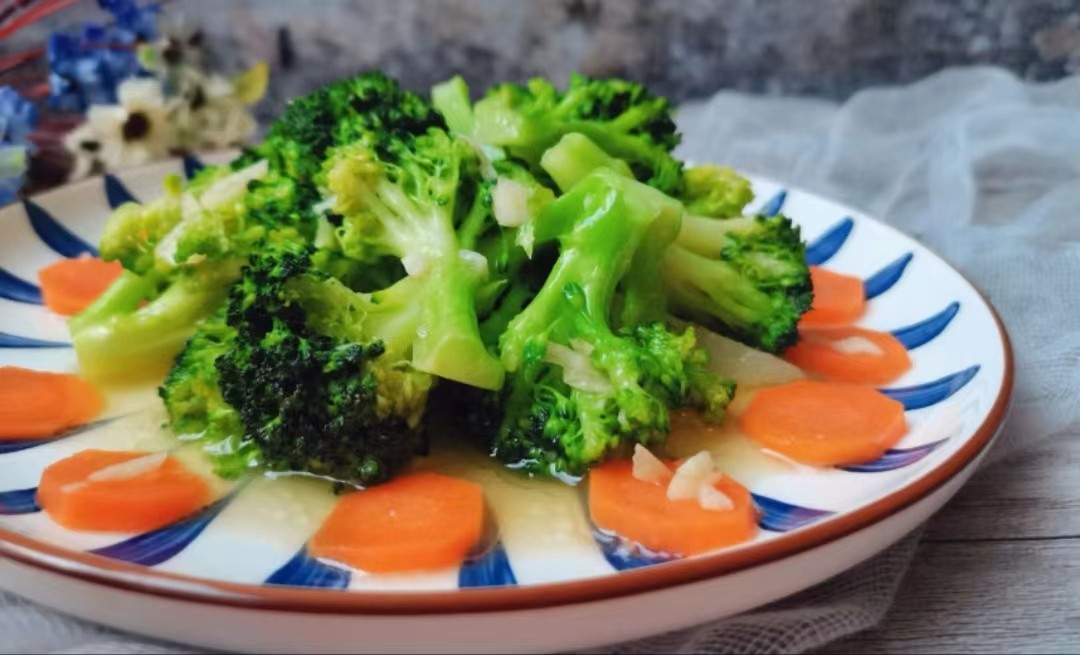 番茄丝瓜毛豆适合减肥,减脂期青菜和番茄怎么吃