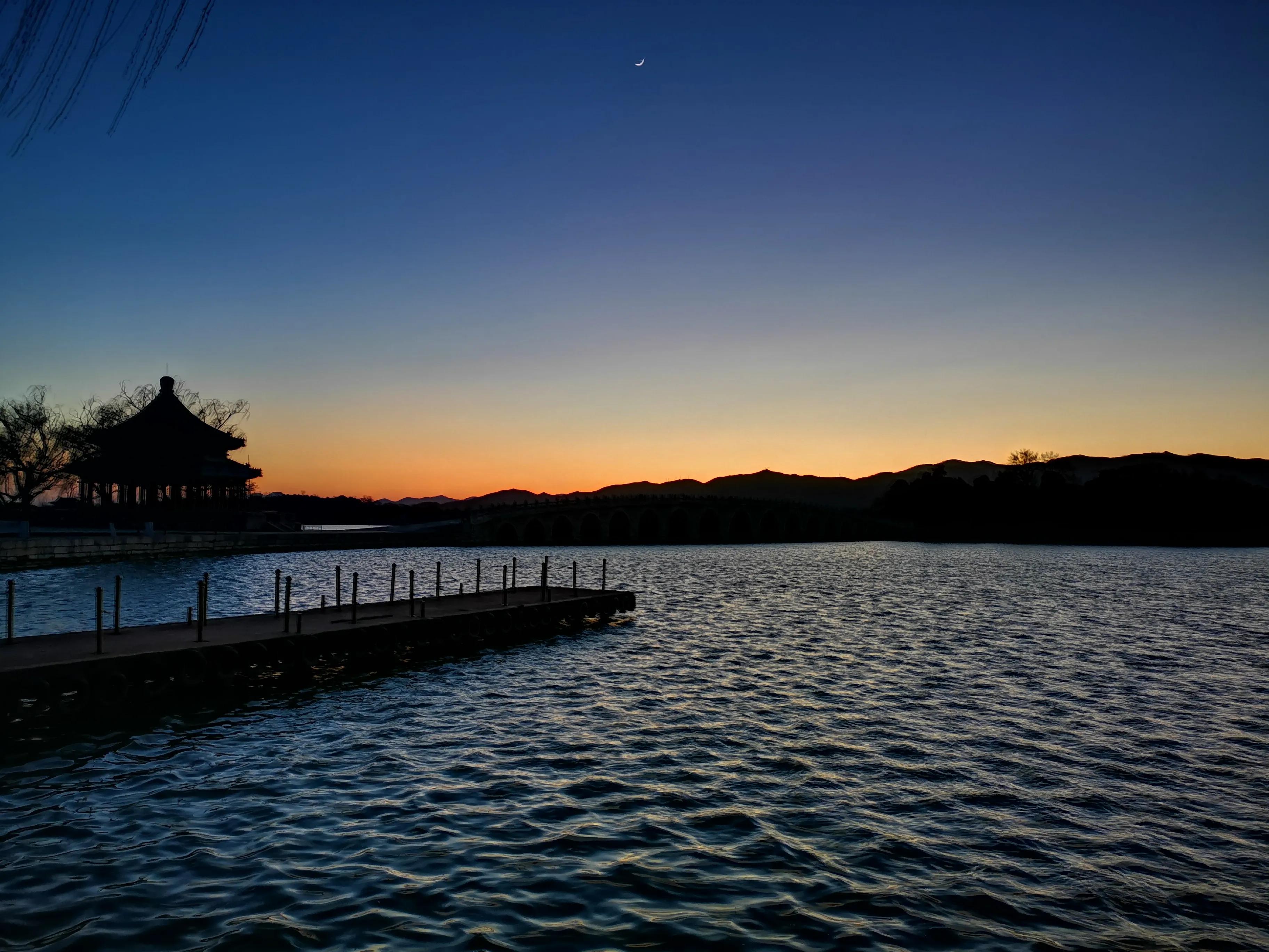 昆明湖上落日落下,北京颐和园昆明湖落日视频